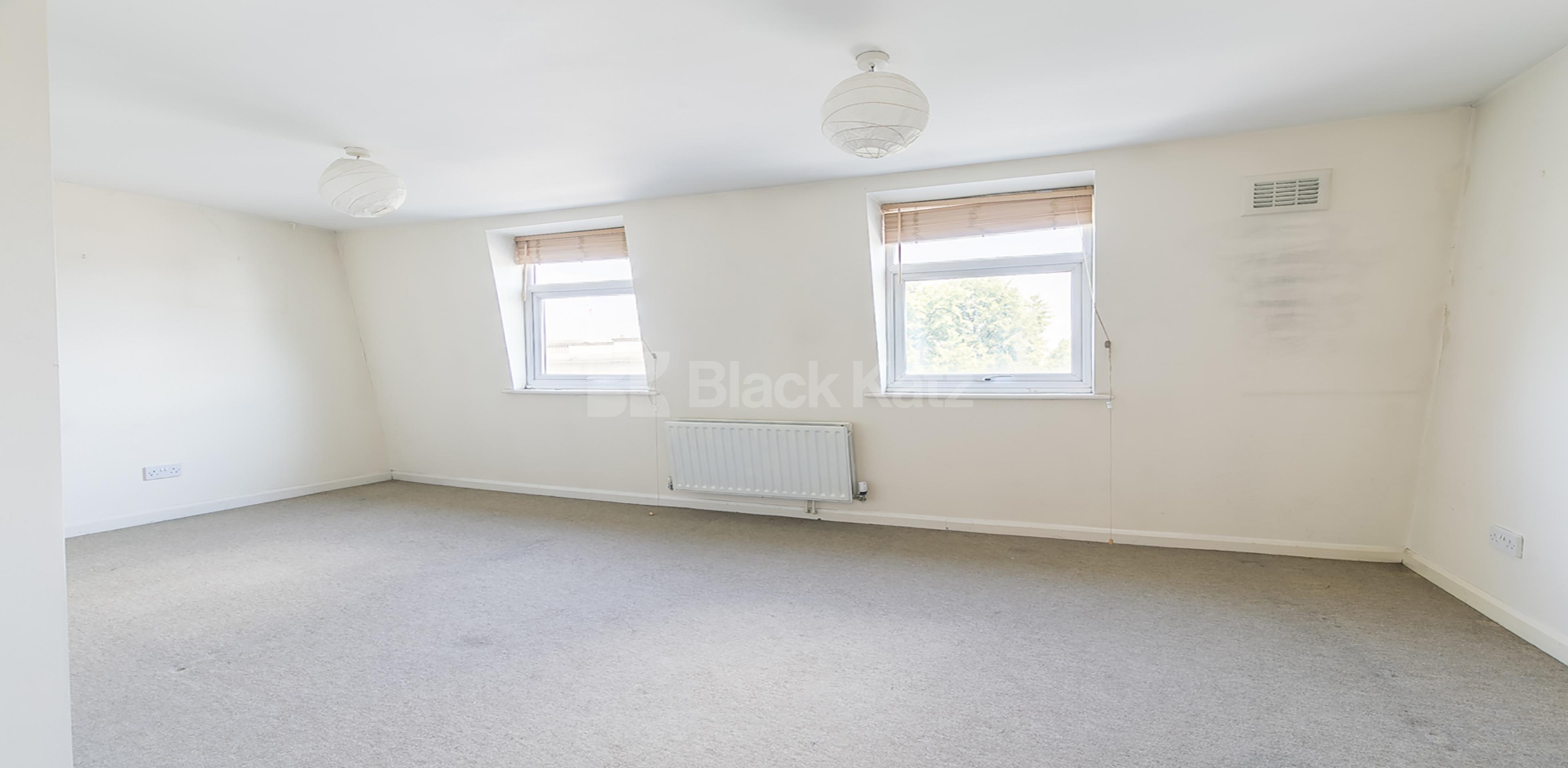 			2 Bedroom, 1 bath, 1 reception Flat			 Upper Street, ISLINGTON N1 N1